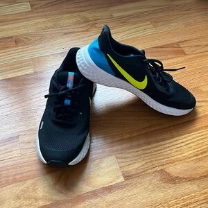Nike Revolution 5 Big Kids’s Running Shoes
